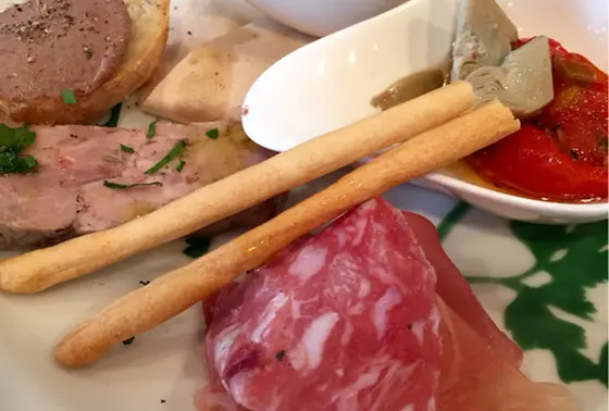 ワインが進む前菜も充実