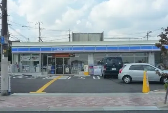 向かいのローソンにもお世話に…
