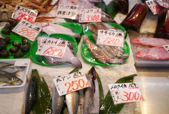 魚介類の販売も