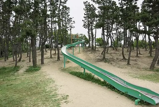 謎に長いすべり台(笑)