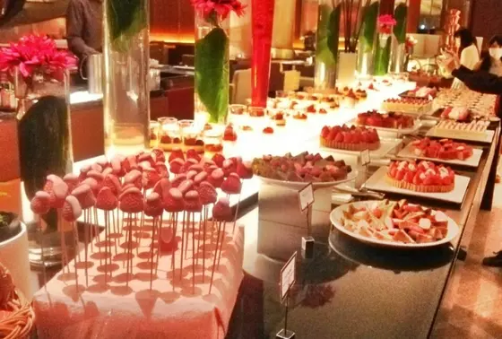 洗練されたスイーツがいっぱい