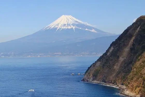 富士山の全容がはっきりと