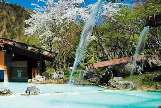 ちょっと足を伸ばして白骨温泉。