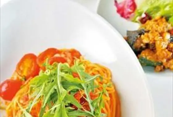 パスタランチはこんな感じ、とりわけしやすい。