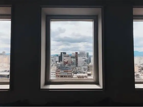 大きな窓からの景色