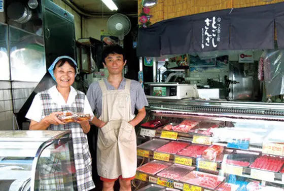 「中村忠商店」こちらで戸越銀座コロッケやメンチを購入」してからどうぞ
