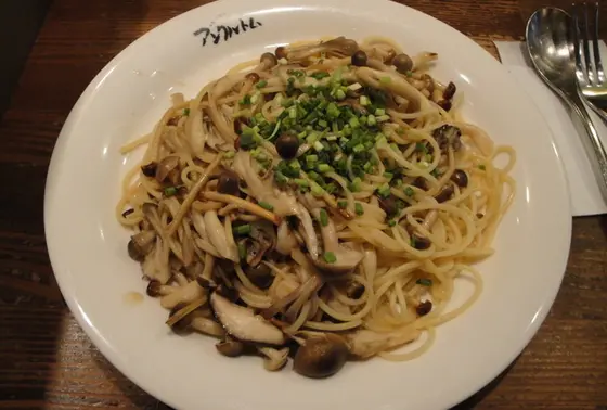 いろいろ食べてみたくなる味