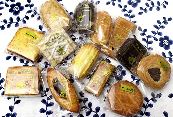 焼き菓子も充実。