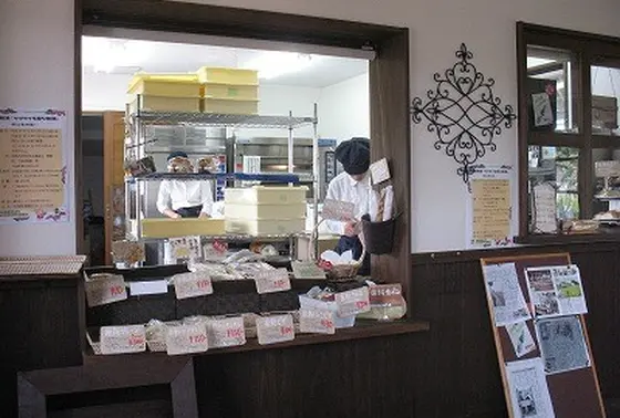 駅舎工房モンファボリ