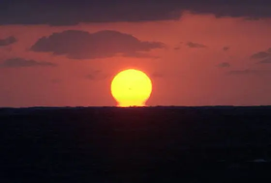 夕日を眺める