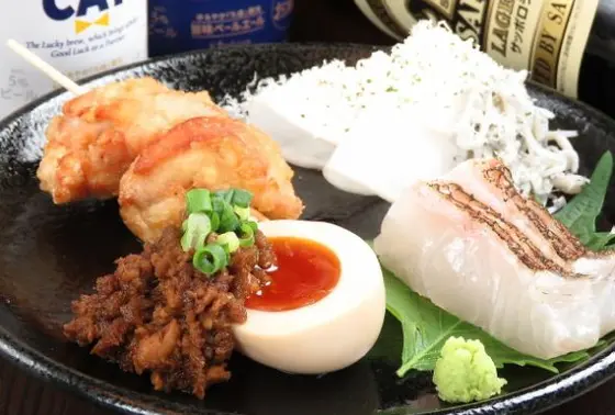 お一人様来店限定・あて4種盛り合わせ 700円