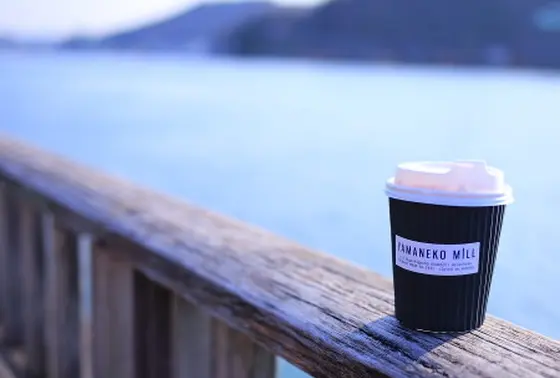 海辺でコーヒーを。
