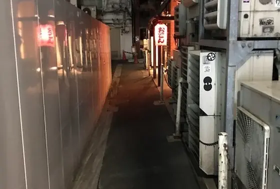 赤提灯が目印！