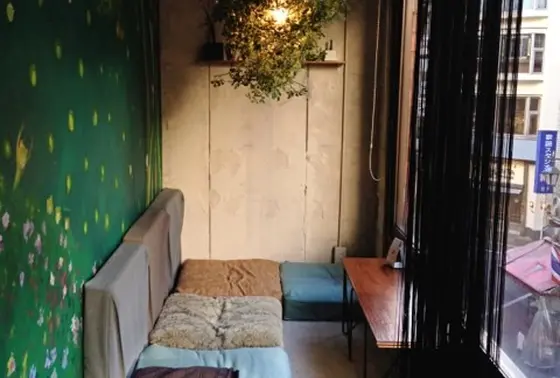 半個室×ローテーブル席