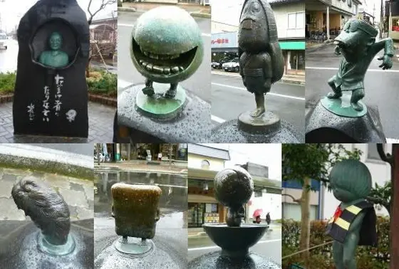 妖怪オブジェがあふれかえっています