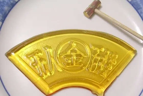 5人百姓の売るべっこう飴