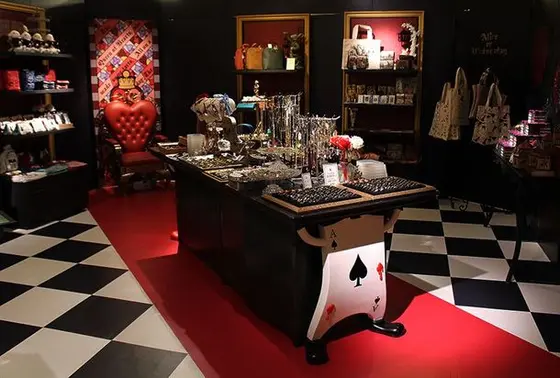 まるでアリスになったかのようなインテリア✨