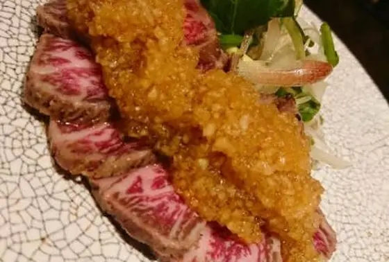 和牛のさっと炙りポン酢 690円