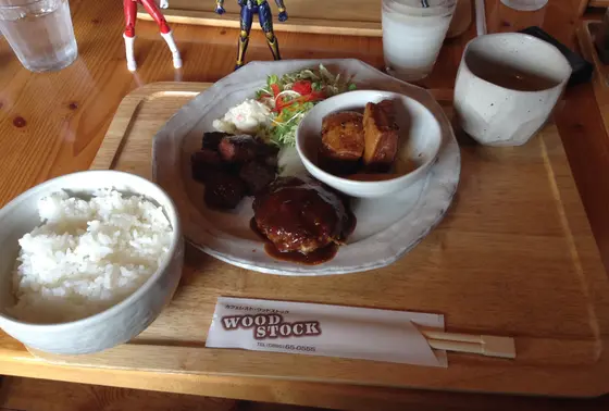 ランチはおうちごはん。