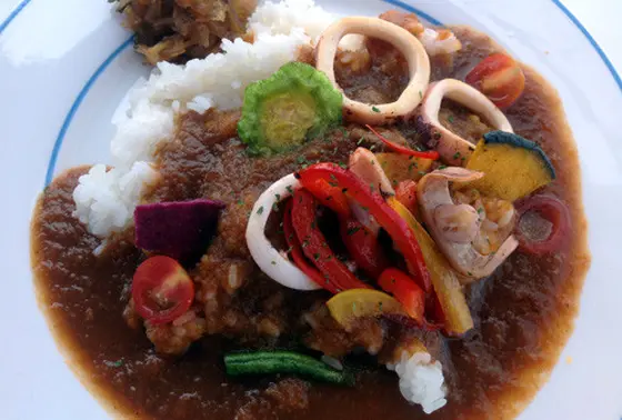 おすすめは海鮮たっぷりのMAREカレー