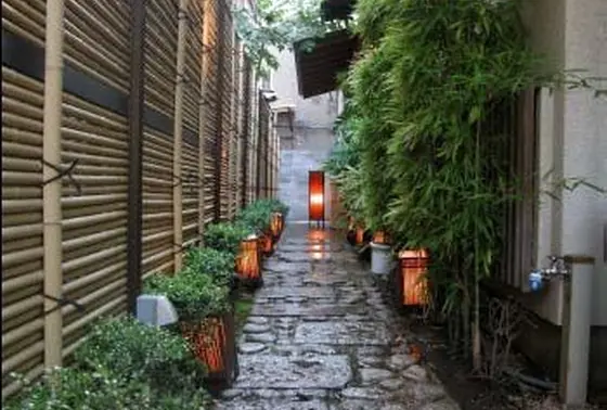 神楽坂・石畳の小道