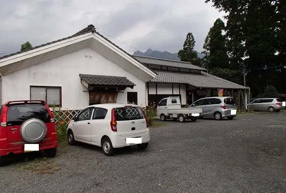 隣の工場ではお持ち帰りもできます