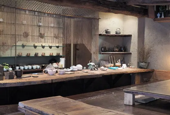 雰囲気ばつぐんの店内