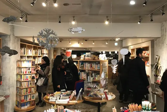 約3週間ごとに選書のテーマが変わる