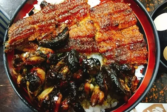 うなきも丼