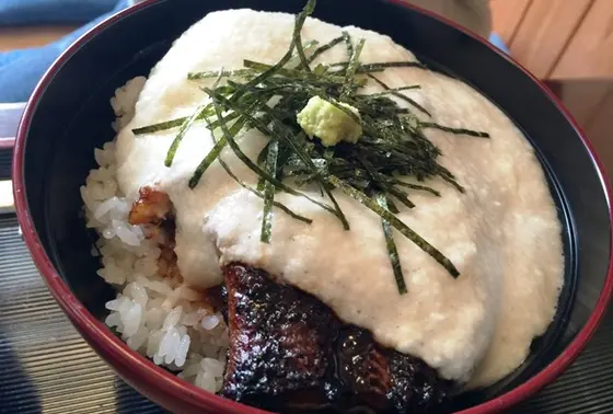 うなとろ丼