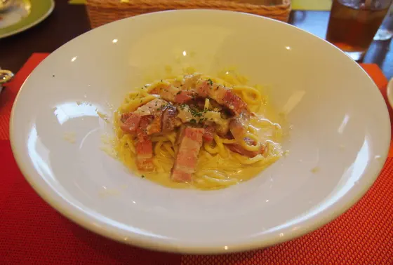 ハーフブッフェランチ