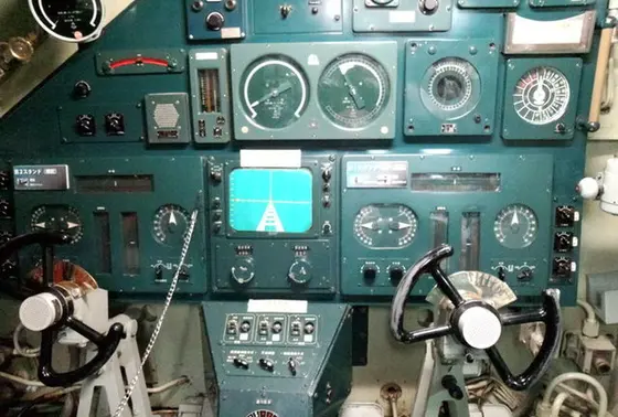 潜水艦の操縦席