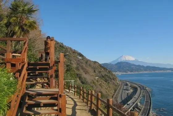 車もいいですがハイキングも◎