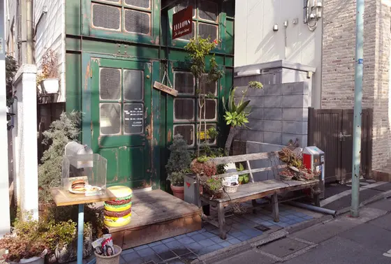目印はこの店構え
