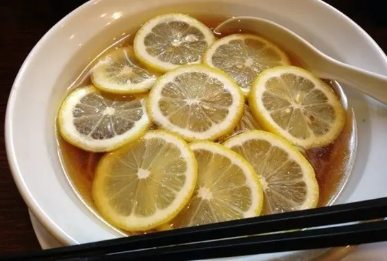 レモン中華そば \650円