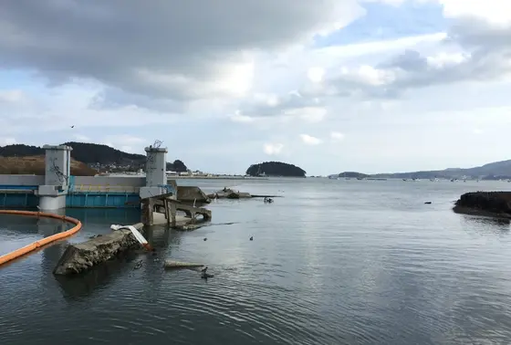 壊れた水門