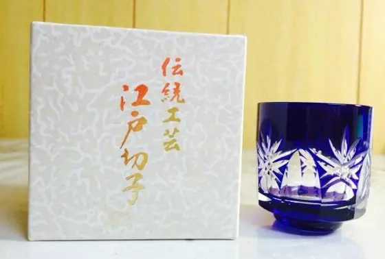 いいお酒はいいおちょこで。