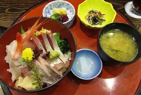 海鮮丼