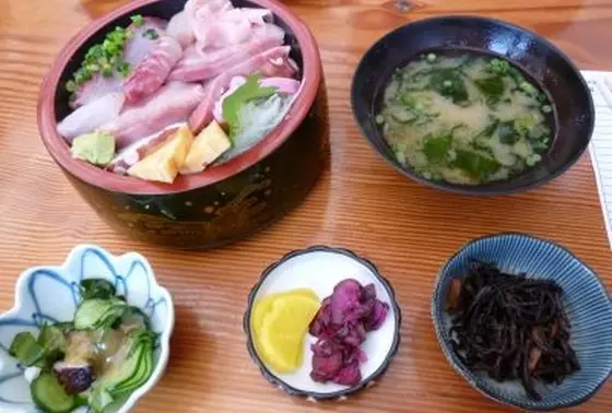 人気一押し「海鮮丼」