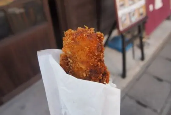 「岩井屋」の「ホルモン揚げ」