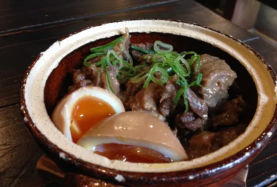 お食事処には名物がずらり