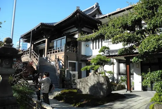 境内はあまり広くない