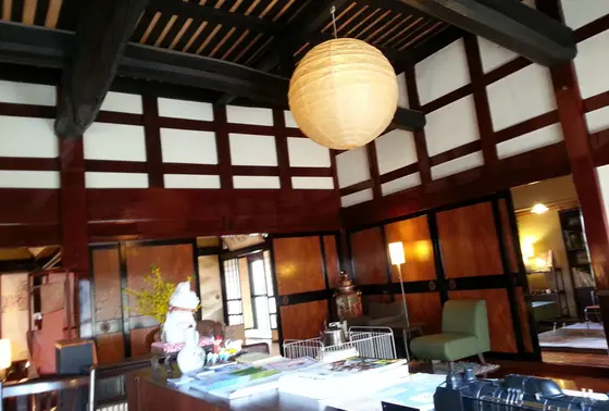 落ち着きすぎる内部空間
