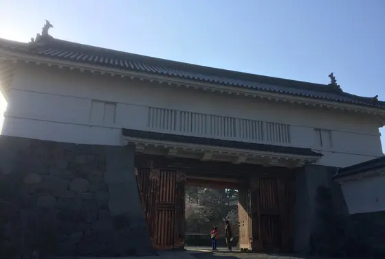銅門