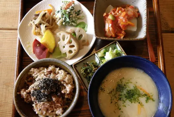 玄米心食「あいすなお」