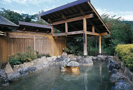 透き通るお湯！