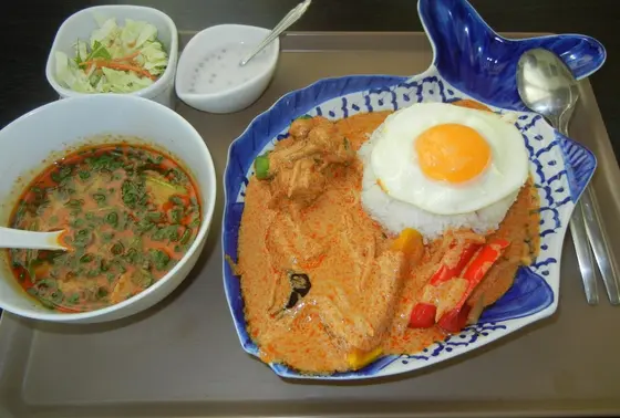 お昼は