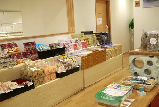 二階はお土産屋さん