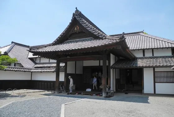 ようやく玄関に到着