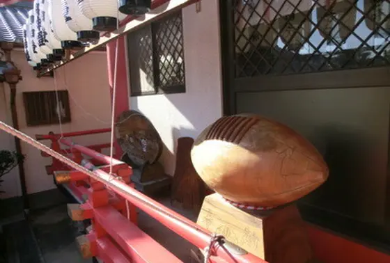 ラグビーを奉納